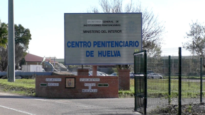 Trabajadores de la prisi&oacute;n de Huelva salvan la vida de un preso que quer&iacute;a suicidarse