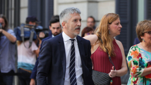 Marlaska supedita el reconocimiento como agentes de la autoridad de los funcionarios de prisiones a que haya Gobierno