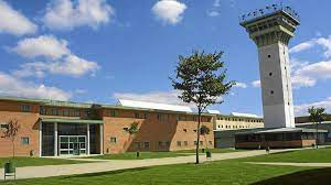 Un interno agrede a cuatro funcionarios en el C.P Due&ntilde;as