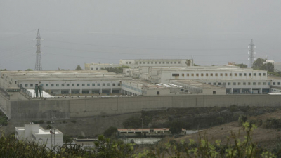 Un preso de la c&aacute;rcel grancanaria del Salto del Negro incendia su celda e ingiere lej&iacute;a