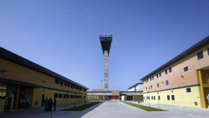 Cuatro funcionarios heridos por la agresi&oacute;n de un preso en Puerto III