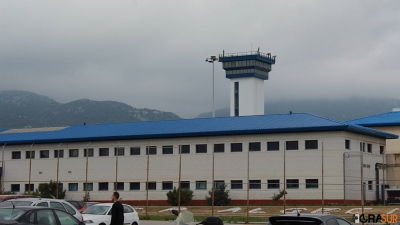 Un preso magreb&iacute; muy violento agrede y amenaza de muerte a varios funcionarios