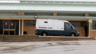 Chalecos, cascos, defensas... Soto del Real se blinda para evitar m&aacute;s agresiones