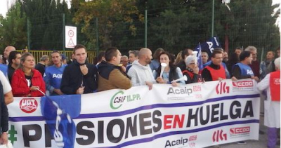 Funcionarios de prisiones protestan en Val&egrave;ncia por el bloqueo del conflicto